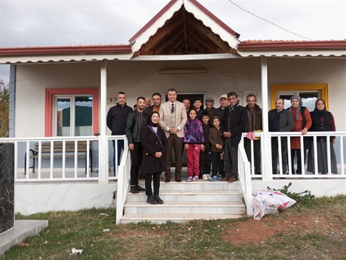 Kaymakamımız Cuma EMEÇ, Köy ziyaretleri kapsamında, Kuşdemir ve Burhaniye Köylerimize ziyarette bulundu.
